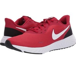 NEW Men’s Nike Revolution 5